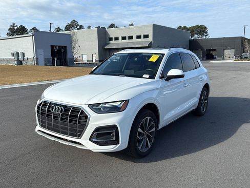 Used 2021 Audi Q5 Premium Plus w/ Premium Plus Package image 3