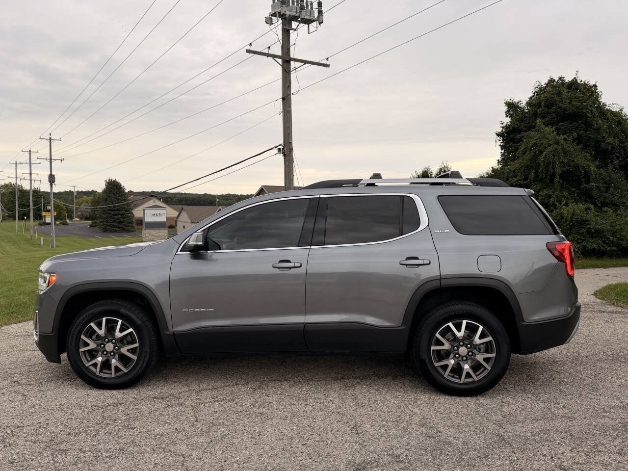 Used 2021 GMC Acadia SLE w/ Driver Convenience Package AWD/4WD image 2