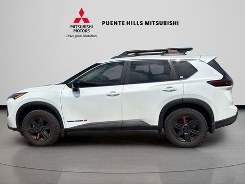 Used 2025 Nissan Rogue SV AWD/4WD image 8