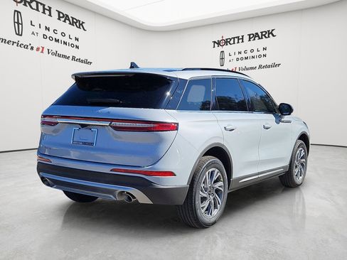 New 2026 Lincoln Corsair Premiere FWD image 9