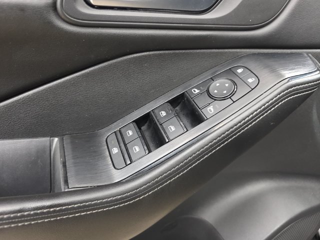 Used 2022 Nissan Rogue SV w/ SV Premium Package FWD image 27