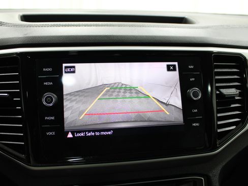 Used 2023 Volkswagen Atlas SEL AWD/4WD image 16