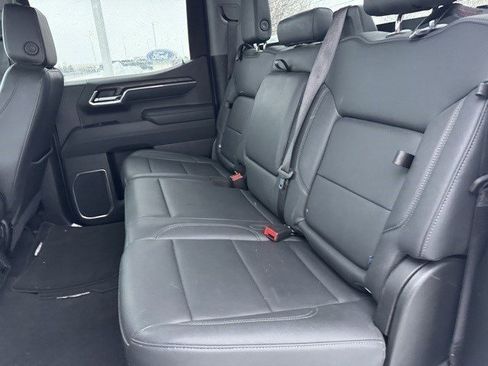 Used 2025 GMC Sierra 1500 SLT image 24