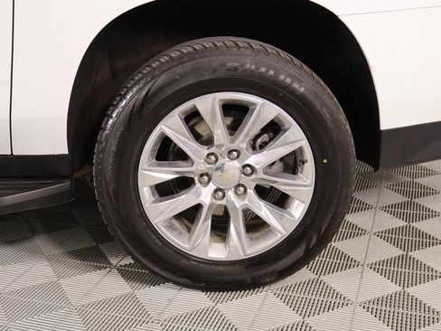 Used 2023 Chevrolet Suburban Premier image 19