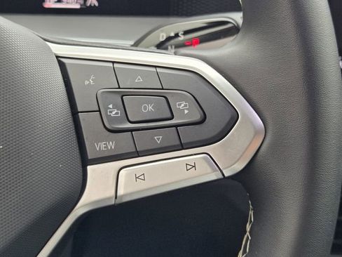 Certified 2025 Volkswagen Tiguan SE image 25