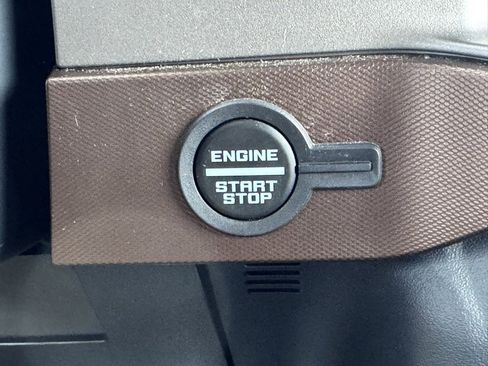 Used 2022 Ford Bronco Outer Banks image 6