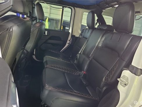 Used 2021 Jeep Wrangler Unlimited Sahara AWD/4WD image 9