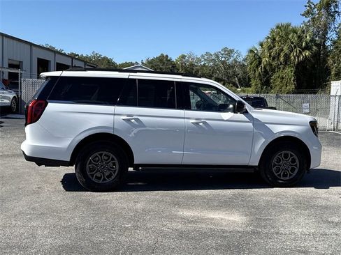 Used 2025 Ford Expedition Active image 3