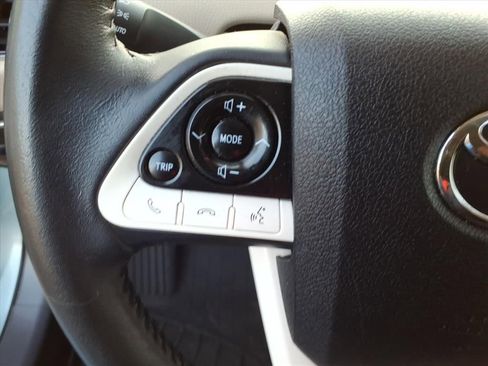 Used 2016 Toyota Prius Three image 29