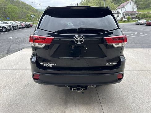 Used 2018 Toyota Highlander XLE AWD/4WD image 5