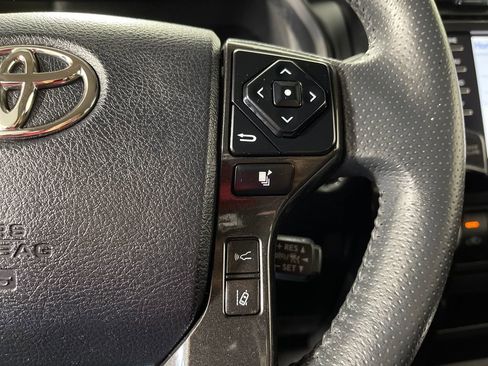 Certified 2023 Toyota 4Runner TRD Off-Road AWD/4WD image 27