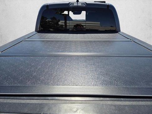 Certified 2021 Toyota Tacoma TRD Off-Road AWD/4WD image 6