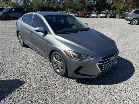 Used 2018 Hyundai Elantra SEL image 3