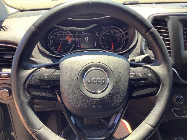 Used 2020 Jeep Cherokee Latitude Plus AWD/4WD image 11