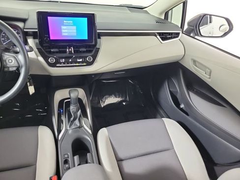 Used 2025 Toyota Corolla LE FWD image 17
