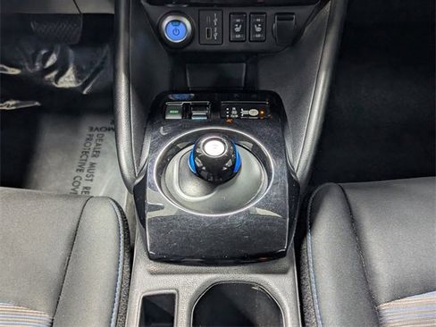 Used 2022 Nissan Leaf SV image 11