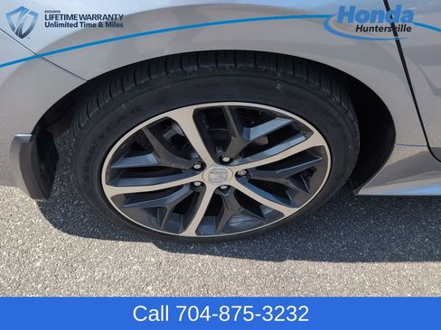 Used 2024 Honda Civic Touring image 10