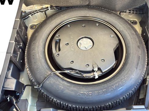 Used 2024 Nissan Murano SL AWD/4WD image 9