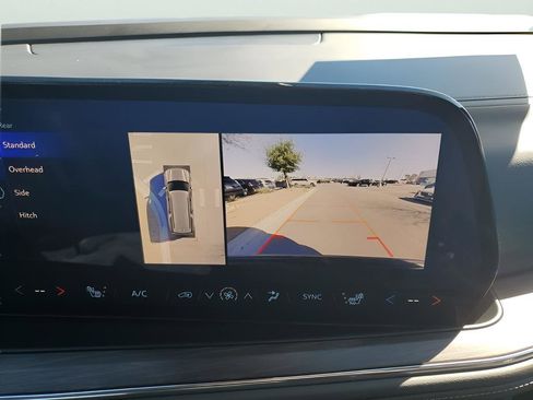 Used 2025 Chevrolet Suburban Z71 image 44