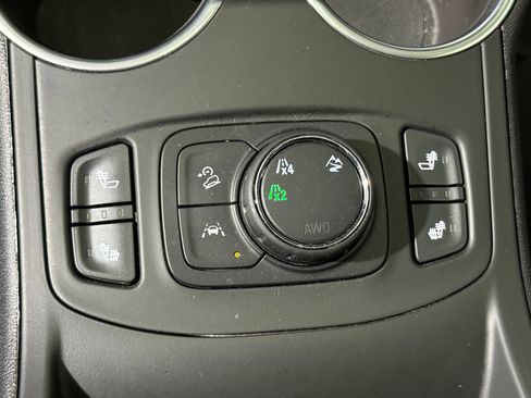 Used 2022 GMC Terrain SLT image 15