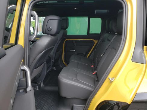 New 2026 Land Rover Defender 110 AWD/4WD image 12