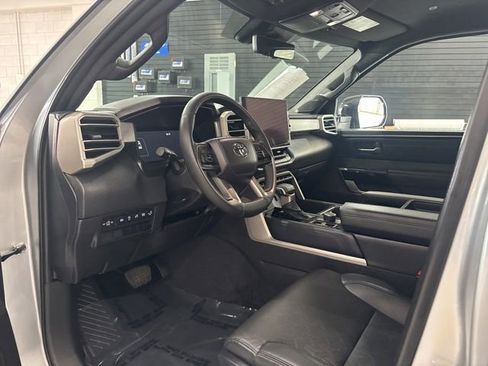 Used 2025 Toyota Tundra Limited AWD/4WD image 18
