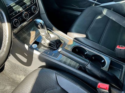 Used 2017 Volkswagen Passat 1.8T SE image 13