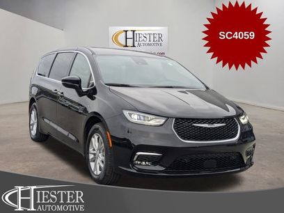 New 2026 Chrysler Pacifica Select