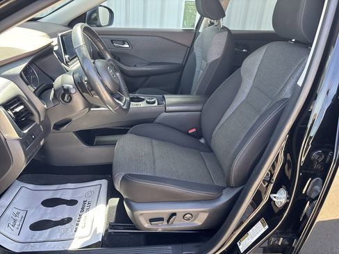 Used 2021 Nissan Rogue SV image 9