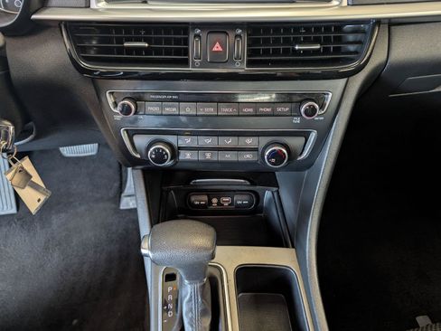 Used 2020 Kia Optima LX FWD image 26