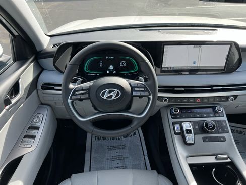 Used 2025 Hyundai Palisade SEL image 2