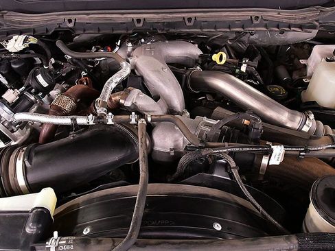 Used 2025 Ford F450 Platinum w/ FX4 Off-Road Package image 35