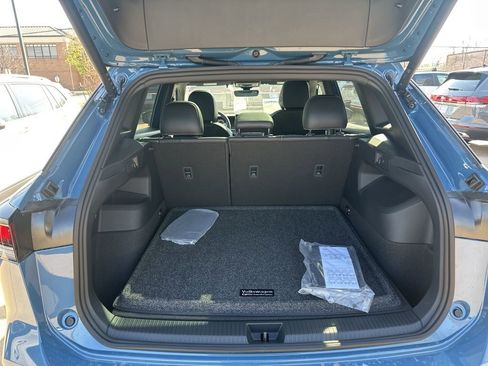 New 2026 Volkswagen Tiguan SE R-Line AWD/4WD image 18