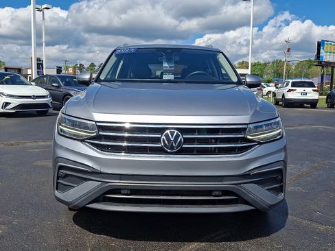 Certified 2022 Volkswagen Tiguan SE AWD/4WD image 2