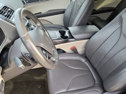 Used 2020 Lincoln Nautilus Reserve AWD/4WD image 11