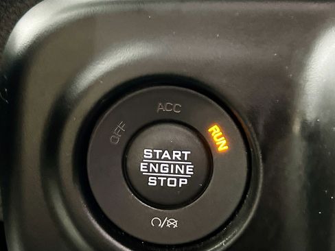 Used 2023 Jeep Gladiator Willys image 24