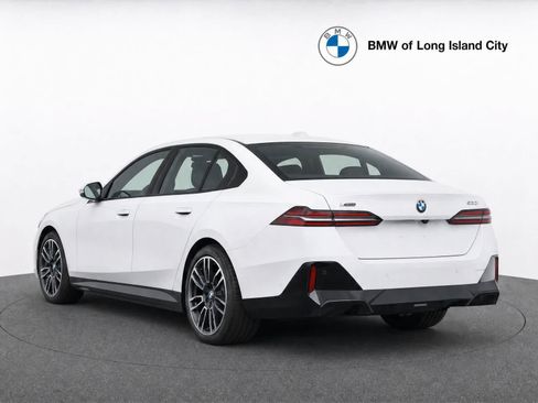 New 2026 BMW 530i xDrive w/ M Sport Package AWD/4WD image 5