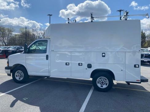 New 2024 GMC Savana 3500 w/ Power Convenience Package image 4