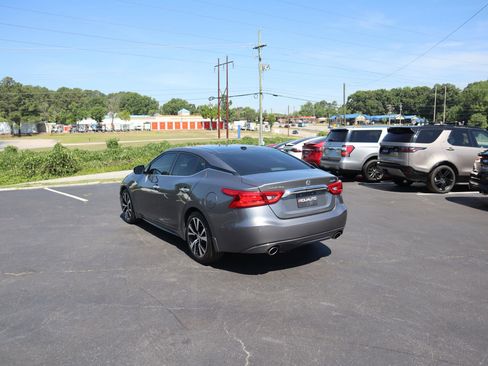 Used 2018 Nissan Maxima Platinum FWD image 10