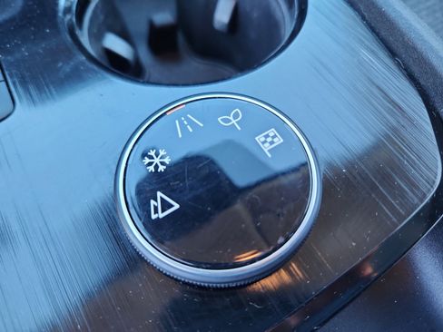 Used 2021 Nissan Rogue SV image 32