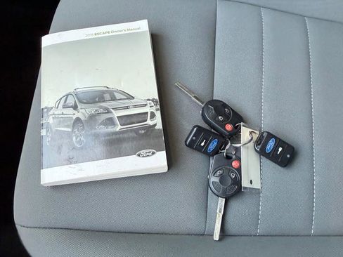 Used 2015 Ford Escape SE image 18