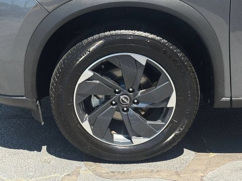 Used 2025 Nissan Rogue SV AWD/4WD image 32