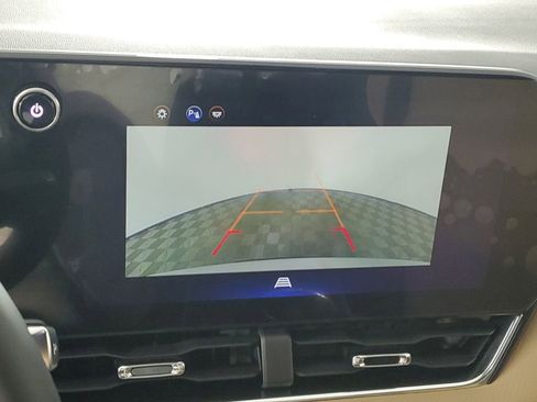 Used 2025 Chevrolet Equinox ACTIV image 17