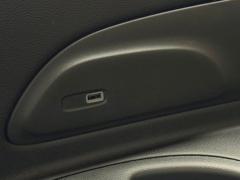 New 2026 Chrysler Pacifica Limited w/ Uconnect Theater Family Group image 33