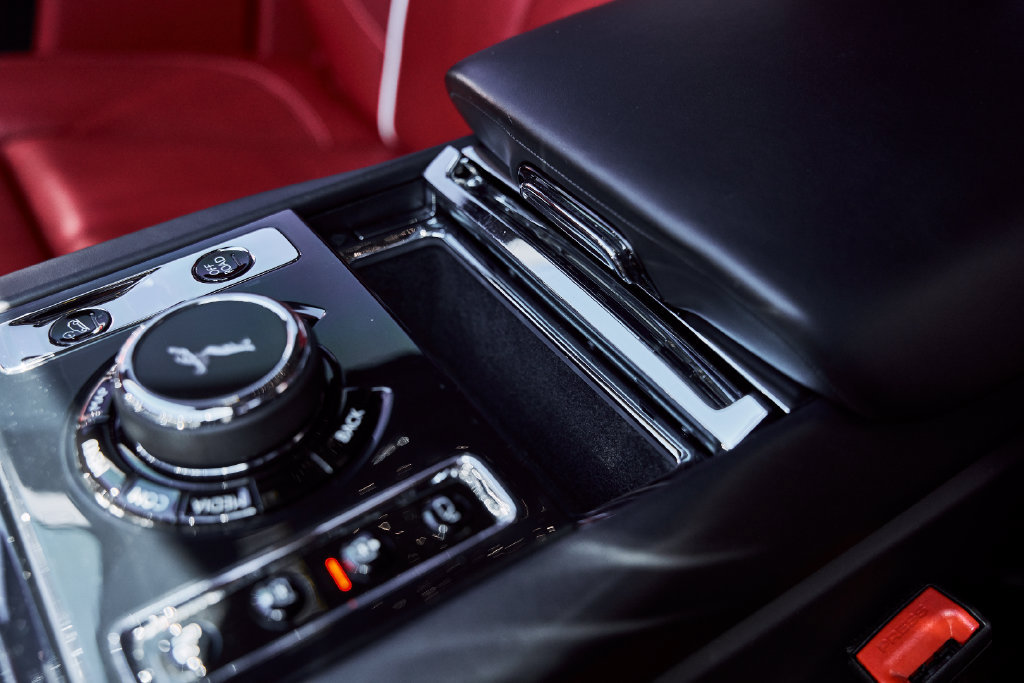 Used 2024 Rolls-Royce Cullinan Black Badge w/ Dark Exterior Package AWD/4WD image 77