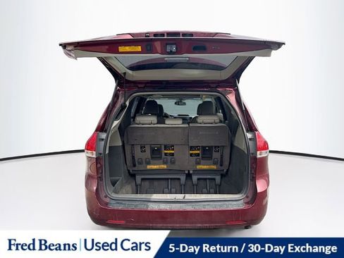 Used 2014 Toyota Sienna XLE image 6