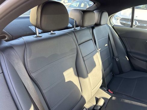 Used 2025 Mercedes-Benz C 300 Sedan image 9