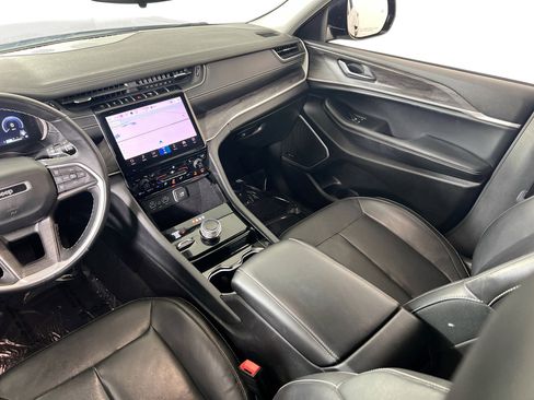 Used 2022 Jeep Grand Cherokee Limited image 23