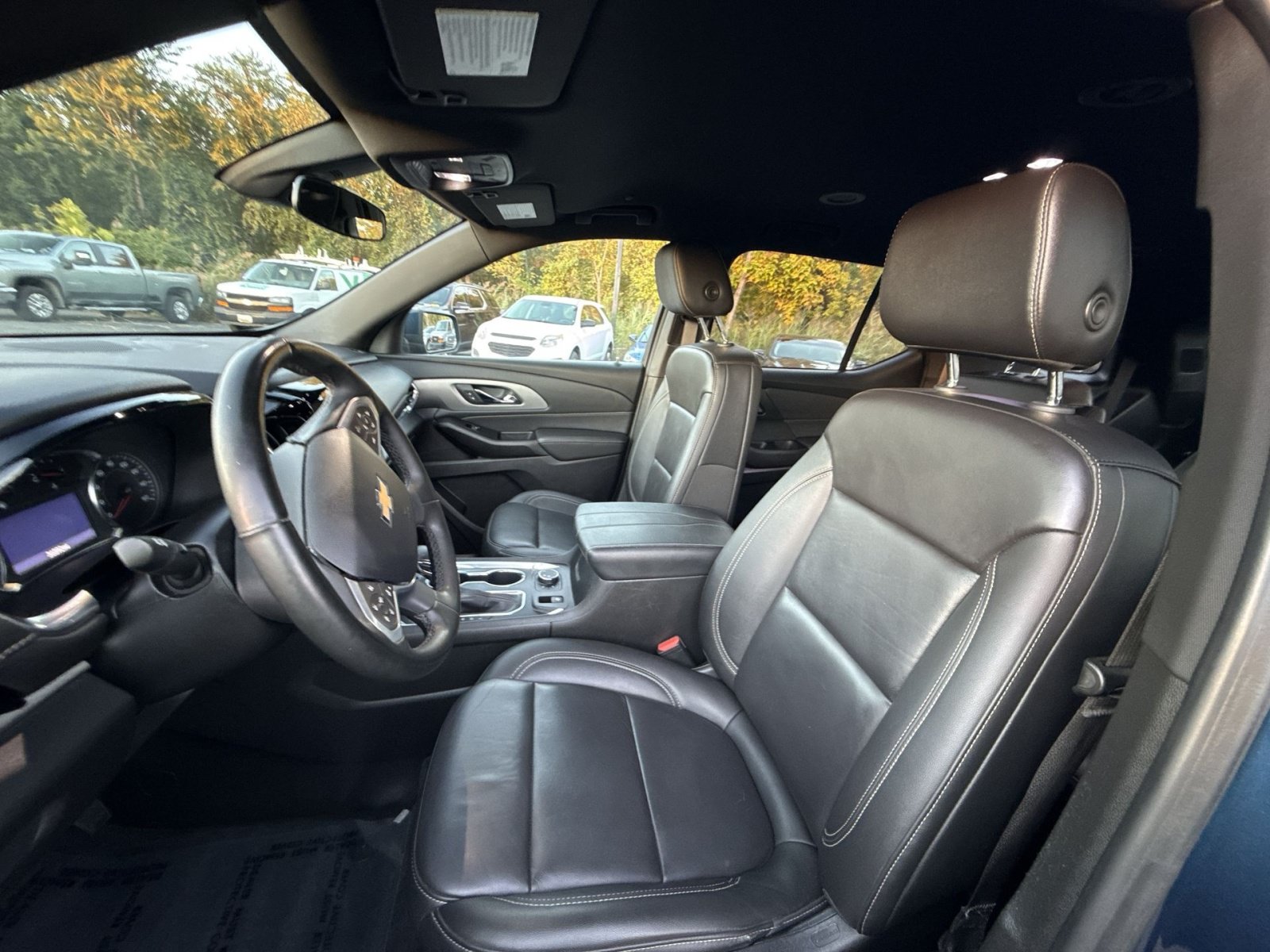 Used 2023 Chevrolet Traverse LT AWD/4WD image 14
