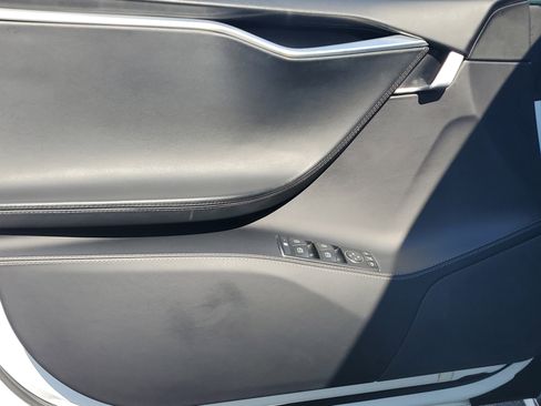 Used 2016 Tesla Model S 90D image 19
